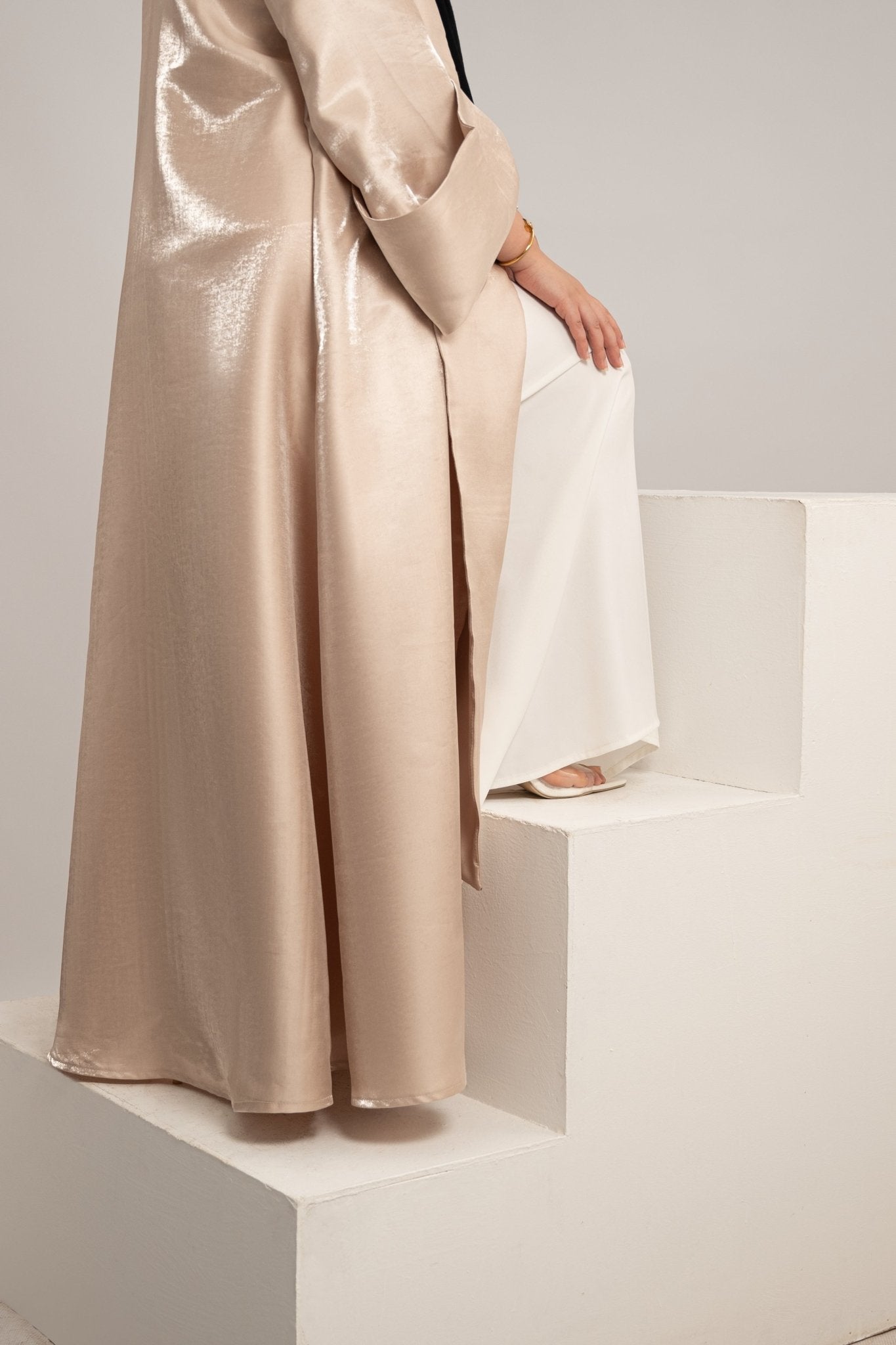 Shimmering Biege Abaya